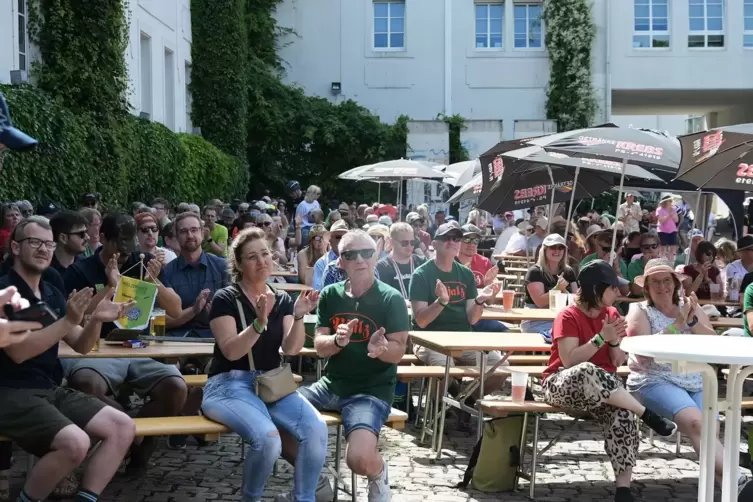Konzert der Anonyme Giddarischde zum Abschluss der PWV-Schorlewanderung.