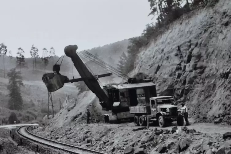 Der ersten Meter der neuen B10 entstanden 1955 bei Hauenstein. 