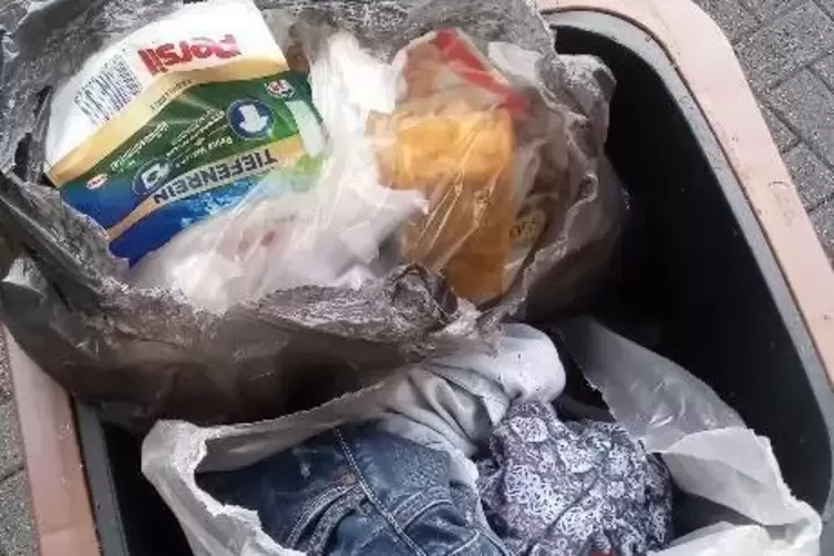 Auch hier h&auml;lt jemand nichts von M&uuml;lltrennung.