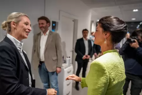 AfD-Ko-Chefin Alice Weidel (links) und BSW- Gründerin Sahra Wagenknecht begegneten sich im vergangenen Oktober bei einem TV-Duel