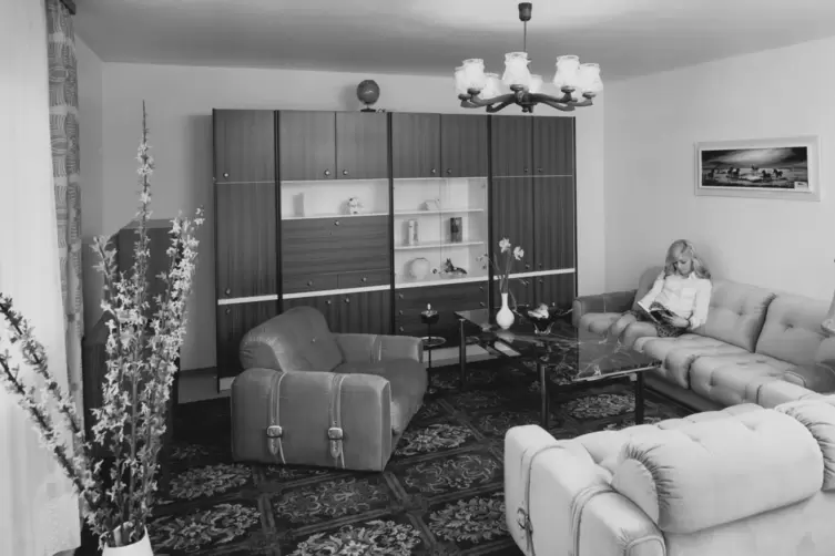 So sah im Jahr 1971 eines der Wohnzimmer eines Kaiserslauterer M&ouml;belhauses aus. 