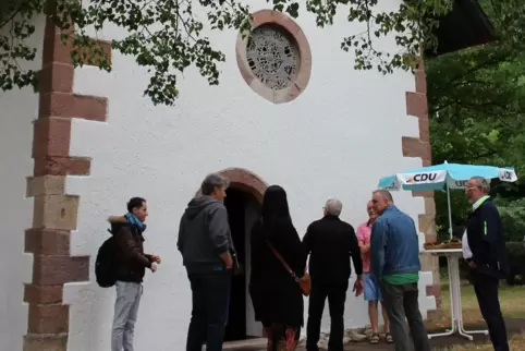  Die Außenwände des Schweinheimer Kirchels wurden im Sommer 2025 renoviert.