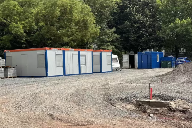 In den Containern an der neuen Skateanlage haben Arbeiter auf der Baustelle gewohnt. 