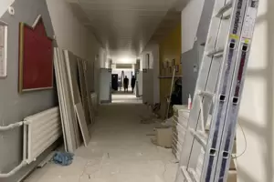 Neue Decken und Wände verbessern den Brandschutz: Flur-Sanierung im Leininger-Gymnasium Grünstadt. 