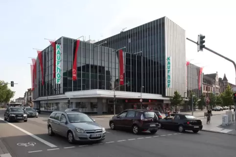 Der Kaufhof wurde 2022 abgerissen. Seitdem ist wenig passiert.