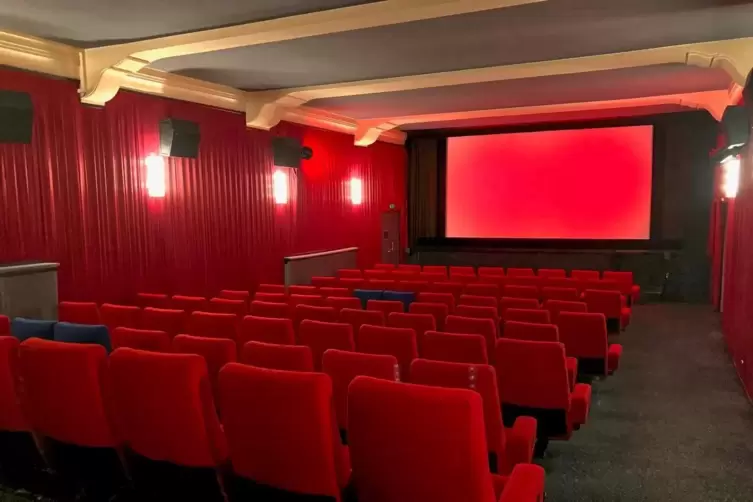 Der Kino-Innenraum wurde 2004 renoviert.