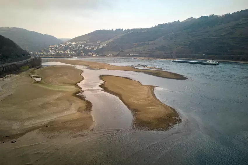 Engpass bei Niedrigwasser: Am MIttelrhein soll die Fahrrinne vertieft werden.