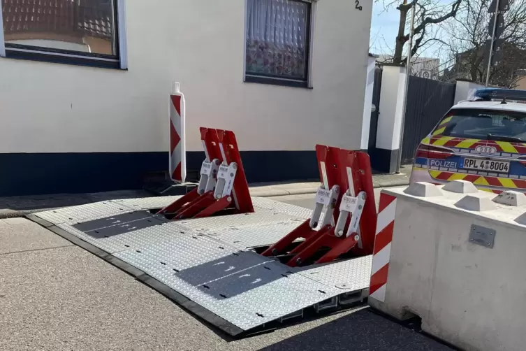Zufahrtssperren vom Typ Armis-One kamen dieses Jahr auch beim Fasnachtsumzug in Mechtersheim zum Einsatz. 