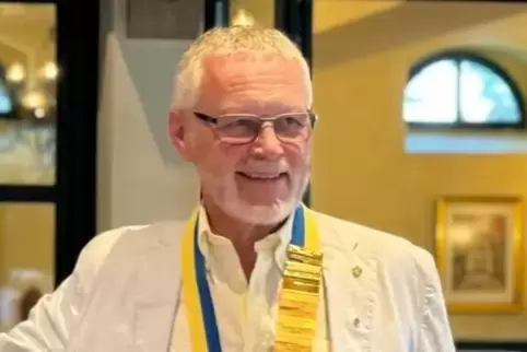 Edgar K. Theusinger (Foto) hat sein Amt an Michael Dietrich übergeben . 