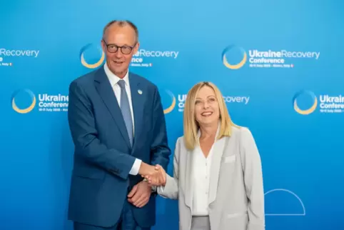 Ein wichtiger Grund dafür, dass Georgia Meloni international auf breite Akzeptanz stößt, ist, dass sie klar an der Seite der Ukr