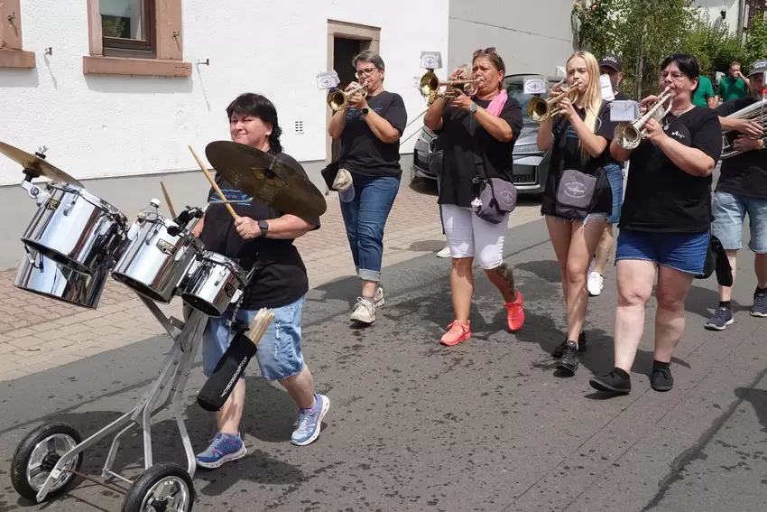 Liefern Musik zum Altleininger Kerweumzug 2025: Pälzer Scholleklobber.