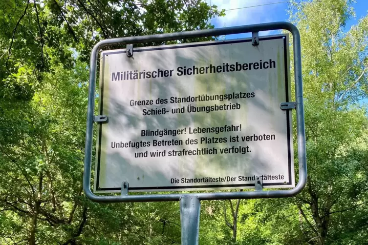 Betreten verboten: Eins von vielen Schildern macht deutlich, hier geht es f&uuml;r Unbefugte nicht weiter. 