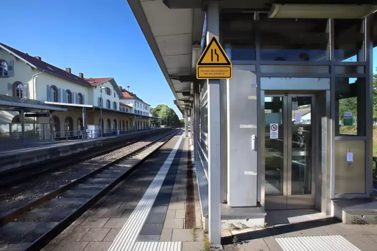 Der Bahnhof Winden ist ein Knotenpunkt im Regionalverkehr zwischen der S&uuml;dpfalz, Karlsruhe und dem Elsass. 