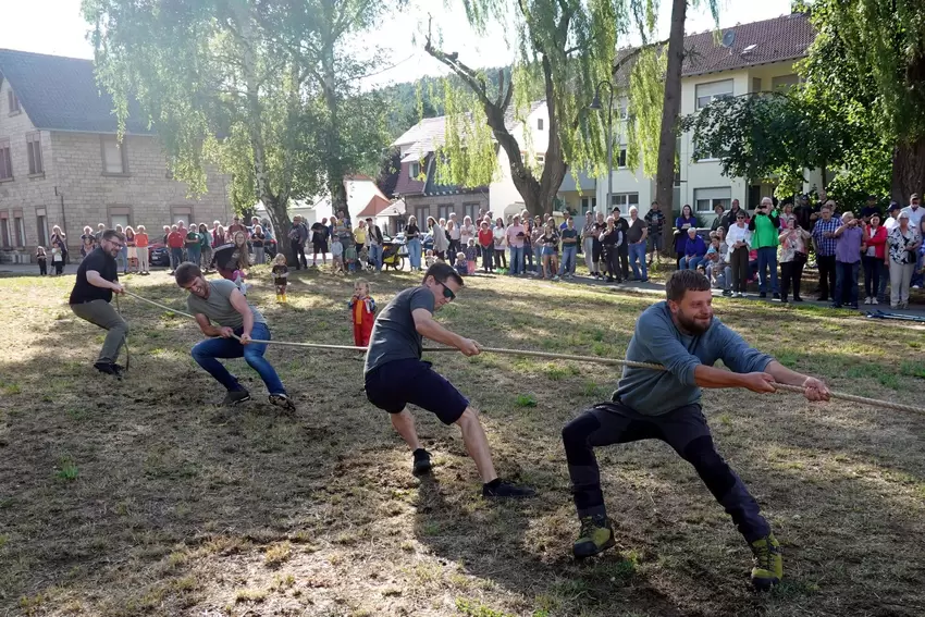 Selbst ernannte Traummänner: Team beim Altleininger Kerwe-Tauziehen 2025.