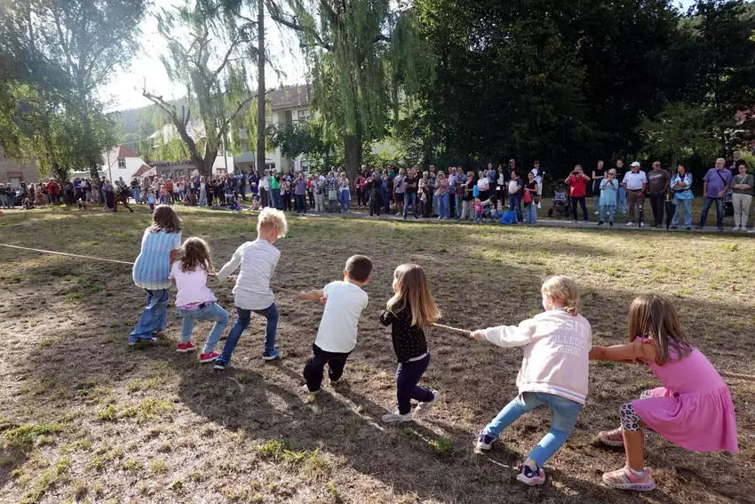 Kinderteam bei den Altleininger Kerwespielen 2025.