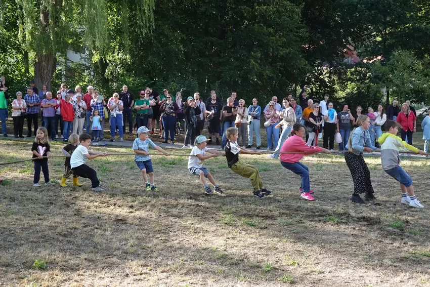 Kinderteam bei den Altleininger Kerwespielen 2025.