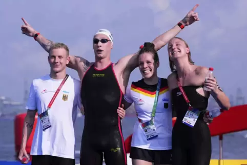 Gemeinsam mit Oliver Klemet, Florian Wellbrock und Celine Rieder hat Isabel Gose (ganz rechts) bereits die Goldmedaille im Mixed