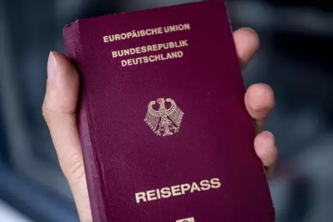Der Bürgerservice bietet einen Fotoservice für digitale Passfotos an. Für den Führerschein wird weiter ein Papierfoto benötigt. 