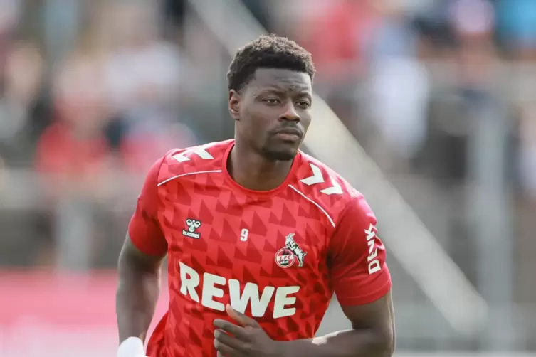 F&uuml;r viele noch ungewohnt: Ex-FCK-St&uuml;rmer Ragnar Ache im Trikot des 1. FC K&ouml;ln. 