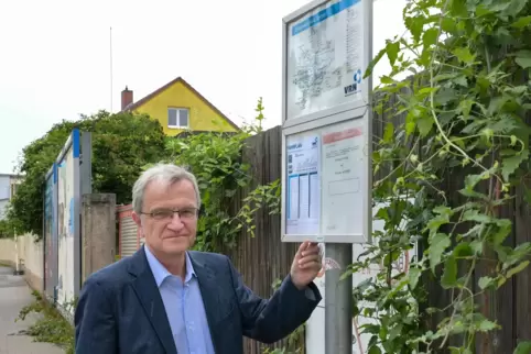 Kommt er oder kommt er nicht: Klaus Moser ist eigentlich ein Fan des ÖPNV und somit auch der Stadtbusse. Doch mittlerweile ist d