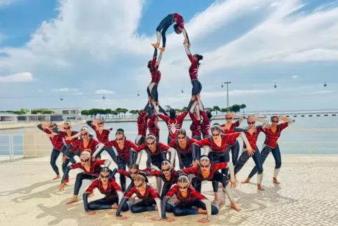  Am alten Hafen von Lissabon zeigte das Gym & Dance Team der Turnerschaft Rodalben einen Teil seiner „Black Widow“-Choreographie