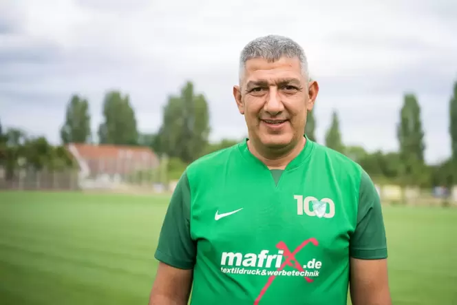 Mustafa Yildirim ist der neue Trainer der DJK Eppstein. Mustafa Yildirim ist der neue Trainer der DJK Eppstein.