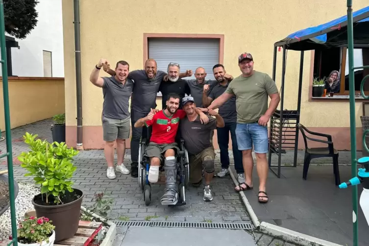 Samet Saltabas (vorne links) und seine Kollegen blicken positiv in die Zukunft.