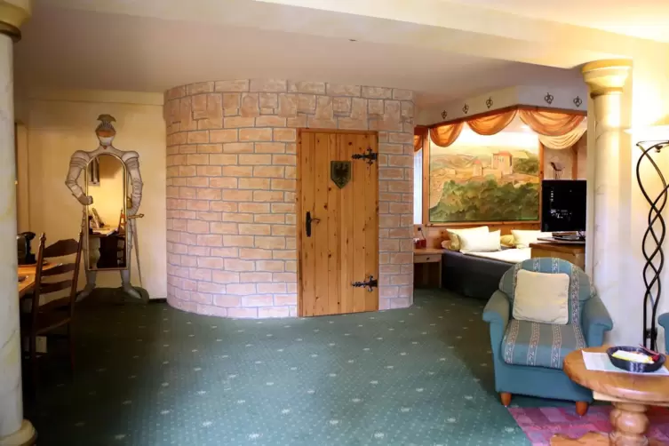 Ein Blick ins Innere: In solchen Zimmern k&ouml;nnen G&auml;ste &uuml;bernachten.
