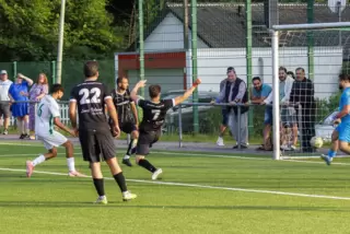 Nach dem Sieg in den Aufstiegsspielen geht der TuS mit einem neuen Trainer in die Saison. 