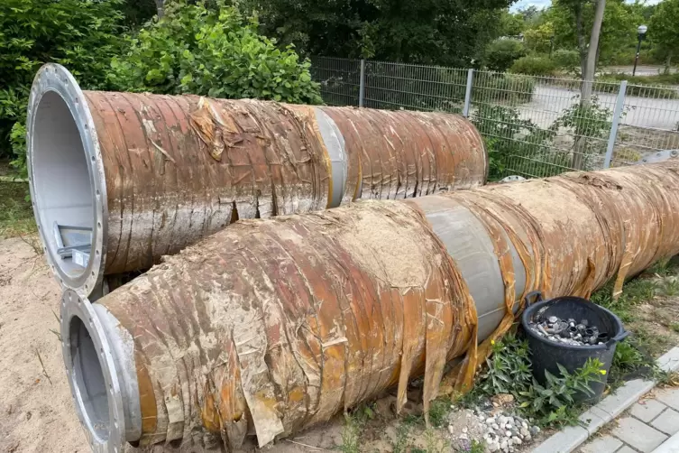 Ausl&ouml;ser f&uuml;r die Verz&ouml;gerung bei der Fertigstellung beim zweiten Reinwasserbeh&auml;lter: eine defekte Leitung. 