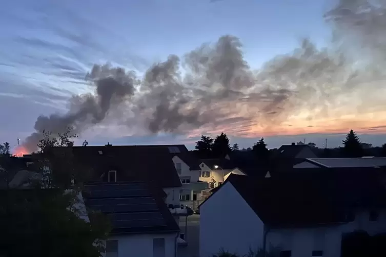 Ein Anwohner hat dieses Foto nach dem Ert&ouml;nen der Sirene gegen 5 Uhr aufgenommen. 