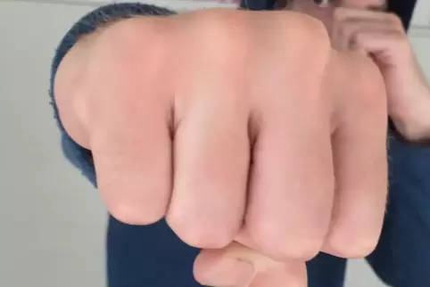 Bei dem Gerangel wurde ein Mann verletzt. 