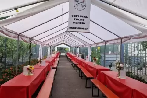 Die Gäste können ab Samstag kommen: Hähnchenfest beim Geflügelzuchtverein. 