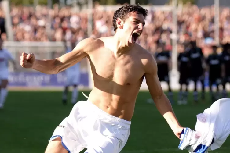 Am 9. September 2006 warf der FKP den SV Werder Bremen aus dem DFB-Pokal. Miguel Carvalho verwandelte den entscheidenden Elfmete