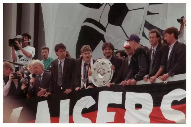 Nat&uuml;rlich war Heiko Gla&szlig; 1991 auch bei der Meisterfeier auf dem Rathausplatz dabei. 