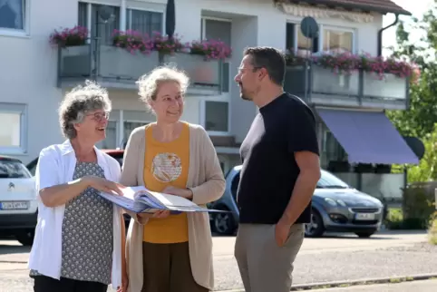 Birgit Fabian (links), Sabine Pfalzgraf und Bernd Wichmann sorgen dafür, dass die Gemeinnützige Baugenossenschaft Bad Bergzabern