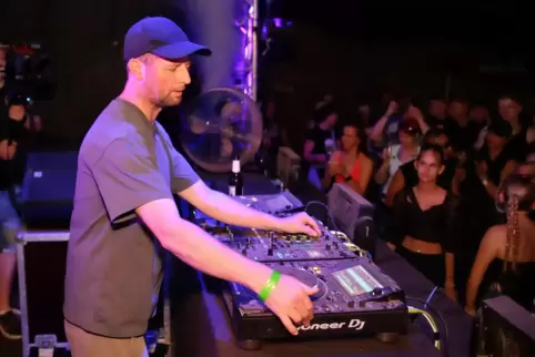  Den Abschluss des Festivals „Electronic Castle“ auf Burg Lichtenberg bildete der Auftritt von Felix Kröcher. 