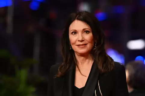 Iris Berben auf dem roten Teppich der Berlinale 2024.