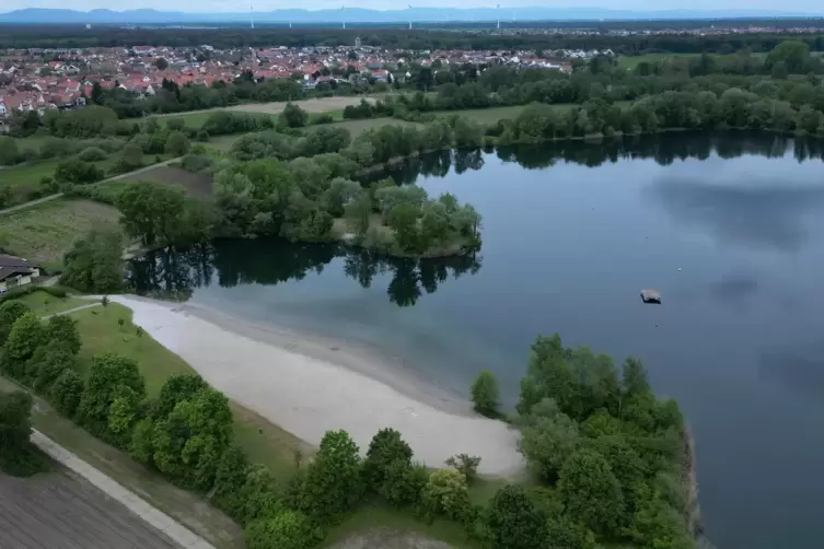 Der Badesee Johanniswiesen bei Jockgrim.