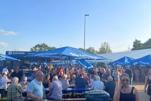 Bestes Wetter und beste Stimmung am Samstag auf dem Fischerfest. 