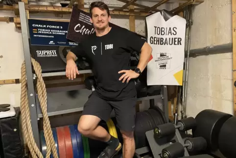Tobias Gehbauer lagert seine Geräte im Keller, bis der Neubau fertig ist. Dann richtet er seine eigene Cross-Fit-Box ein. 