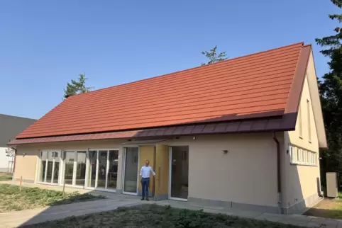 Das neue Pfarrheim ist im Garten hinter dem Pfarrhaus entstanden. 