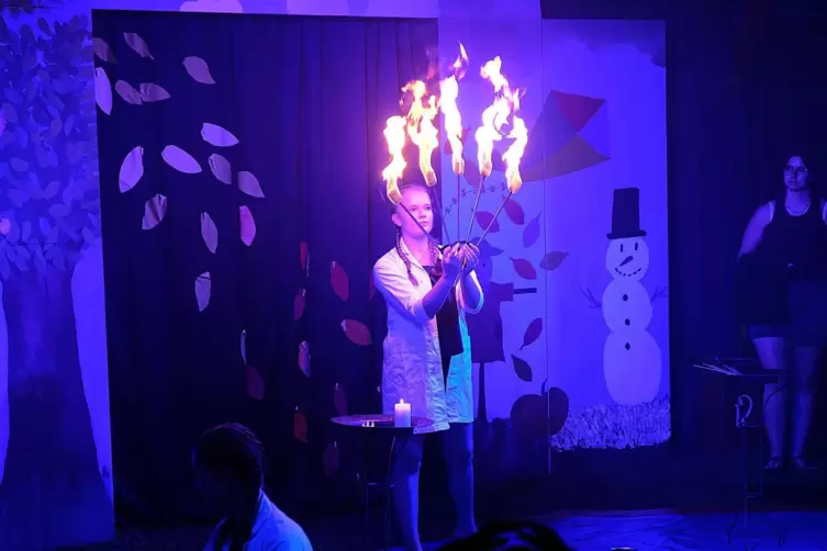 Auch eine Feuershow geh&ouml;rt zum Programm.