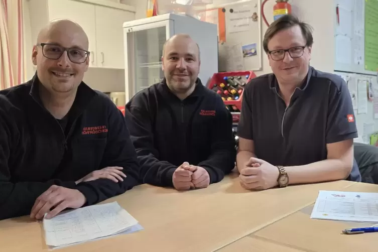 Vor einem Jahr brannte in H&ouml;hfr&ouml;schen die Industriehalle, in der Batterien und Akkus gelagert waren in H&ouml;hfr&ouml;schen. Ein Ereignis