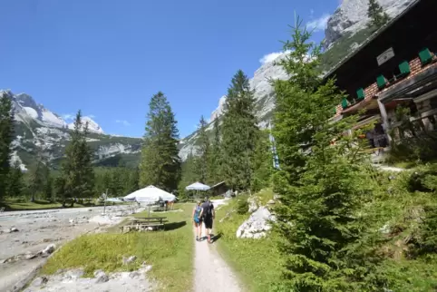 Die Reintalangerhütte am Fuße der Zugspitze war als Übernachtungsquartier vorgesehen. Von dort wollte die achtköpfige Wandergrup