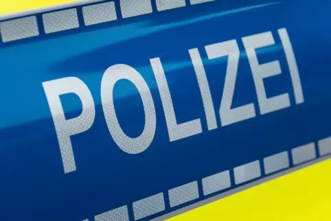 Laut Polizei war das Fahrrad durch ein Bügelschloss am Vorderrad gesichert, jedoch schraubten die Täter das Vorderrad ab und nah