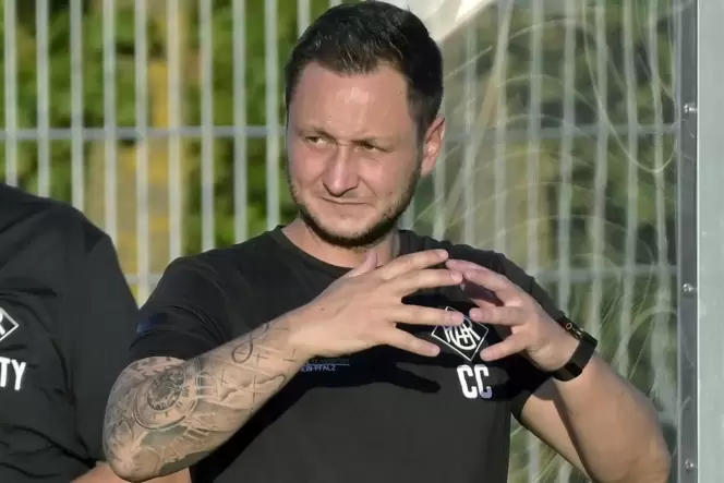 Hat am Dienstagabend seinen Rücktritt erklärt: Arminia-Trainer Chris Chorrosch. Hat am Dienstagabend seinen Rücktritt erklärt: Arminia-Trainer Chris Chorrosch.