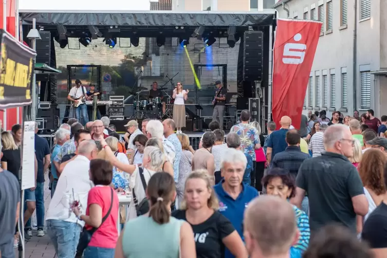 Die drei B&uuml;hnen plus Partyzone sind in der Innenstadt verteilt. 