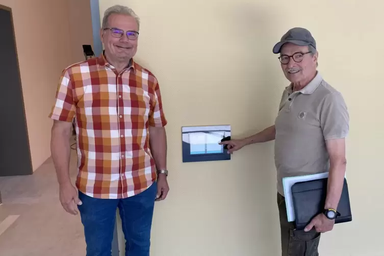 Die beiden Projektleiter sind weiterhin oft vor Ort: Peter Poganiuch (links) und Wolfgang R&uuml;hle.