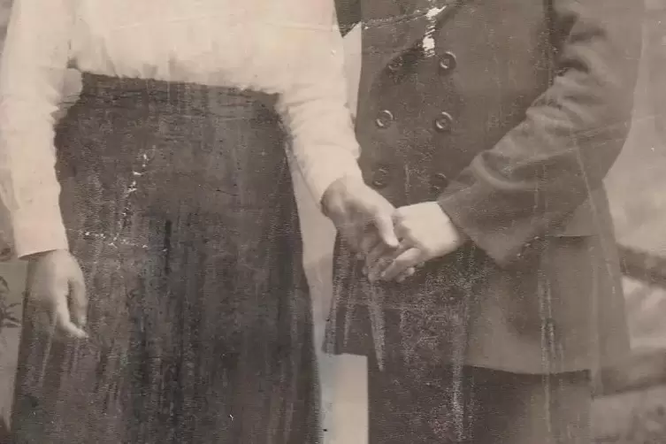 Hochzeitsfoto von Hermann Vollmar und Anna van den Buuse in V&ouml;lklingen 1914. 